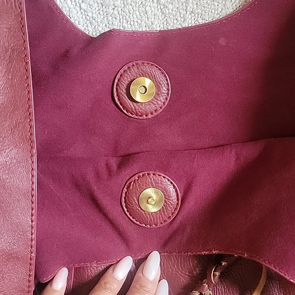 Leather shoulder bag